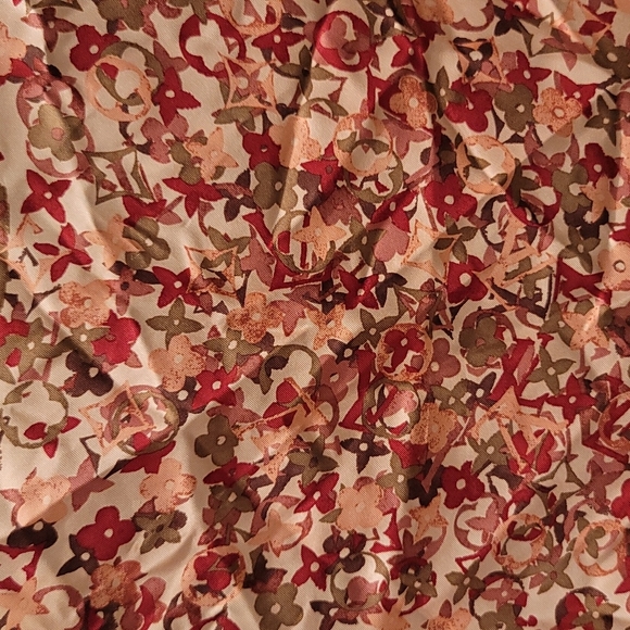 LOUIS VUITTON silk scarf - Picture 4 of 5